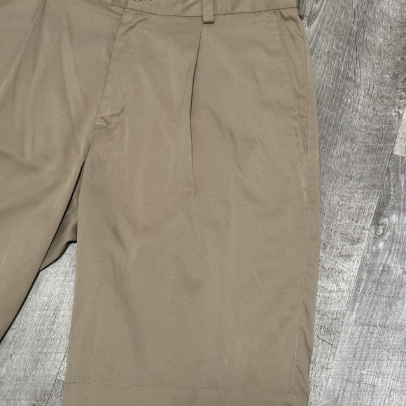 Men's Nike Performance 32 Medium Golf Shorts Khakis Chino Khaki Gripper Waist - Picture 5 of 9